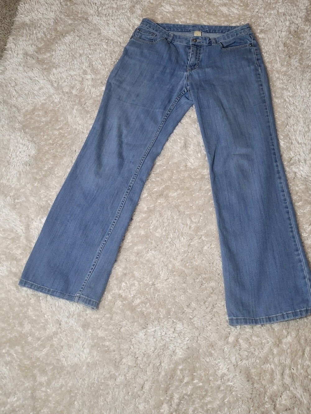Liz Claiborne Light Wash bootcut Jeans - Blue Size 8